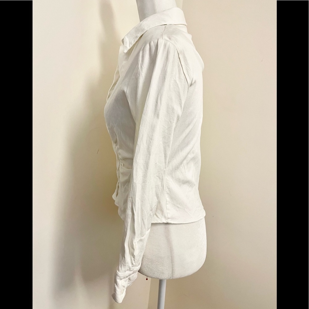 Beautiful Zara stretch button down! - Picture 4 of 9